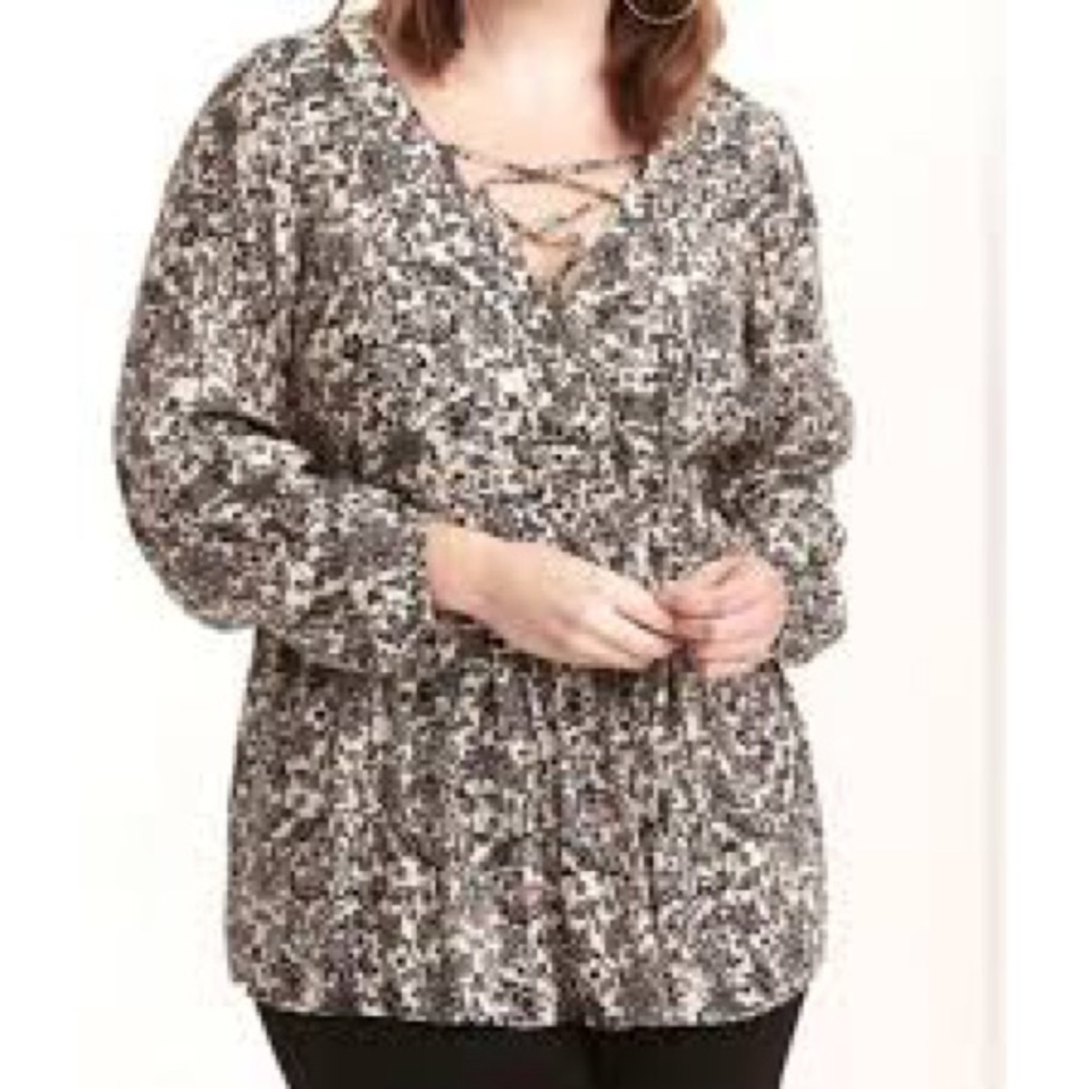 Torrid cream black pink floral laceup neckline lightweight blouse top, 3X.